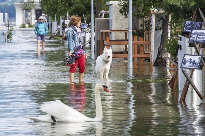 CHEVROUX  JUILLET 2021.Suite aux intempéries, inondations des quais. 
