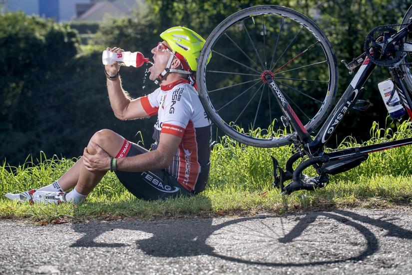 Stéphane Cand  à battu le record du monde de 16 pays parcourus en six jours à vélo